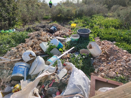 Polícia Municipal de Lagos fiscaliza e autua deposição ilegal de resíduos