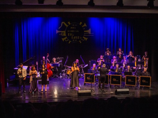 VOZES DA LIBERDADE, pela Orquestra Ligeira de Lagos