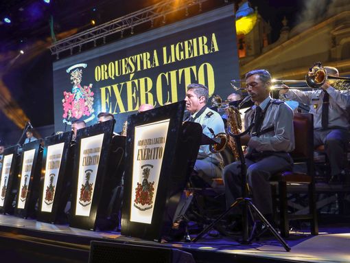 Lagos volta a receber a Orquestra Ligeira do Exército com Cuca Roseta como convidada especial