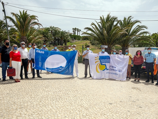 Bandeira Azul hasteada em Lagos