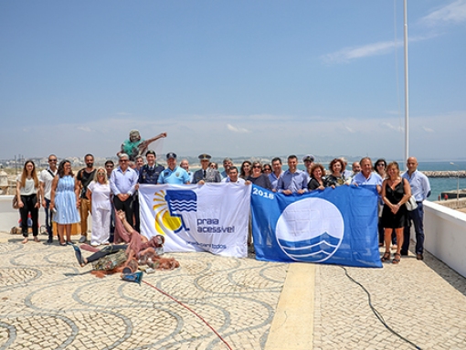 Lagos hasteou a Bandeira Azul em todas as zonas balneares