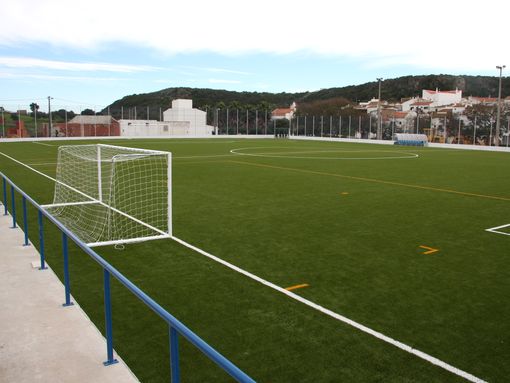 Campo de Futebol de Bensafrim vai ter instalações renovadas