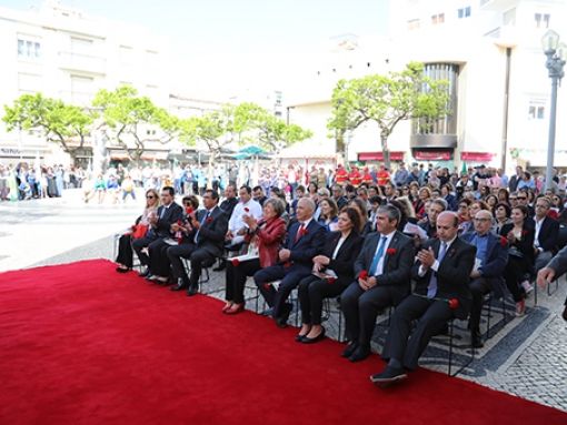 “Abril trouxe-nos outros políticos, outra gente, outro discurso e outros valores”