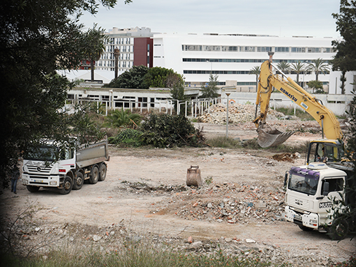 Antiga Escola Básica 2,3 de São João em processo de demolição