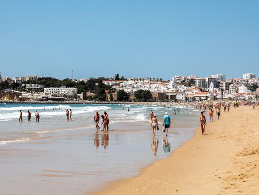 Meia Praia adere à #LitterHERO para uma ação de limpeza no areal