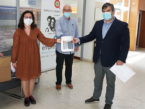 Comunidade estrangeira envolvida no combate à pandemia