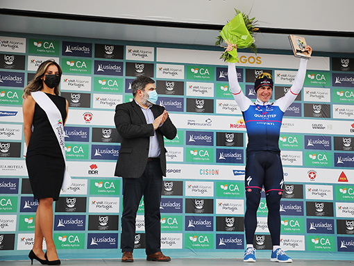 48.ª Volta ao Algarve - Fabio Jakobsen prova que não há duas sem três em Lagos